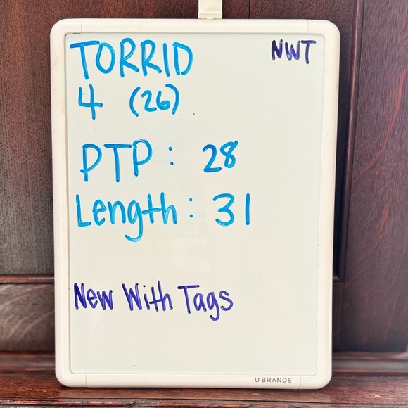 TORRID New With Tags. Super Soft Tee. Size 4 - Picture 6 of 6